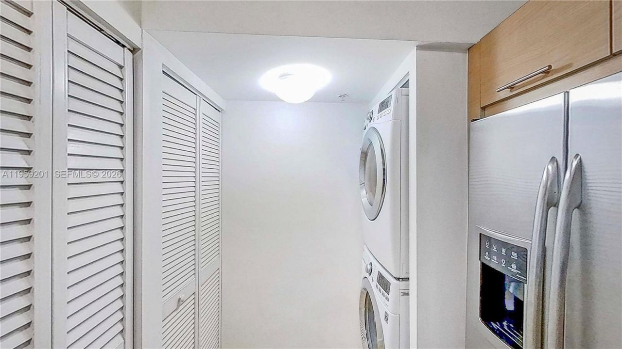 31 SE 5th St, Unit 2408, Miami, FL 33131 Photo