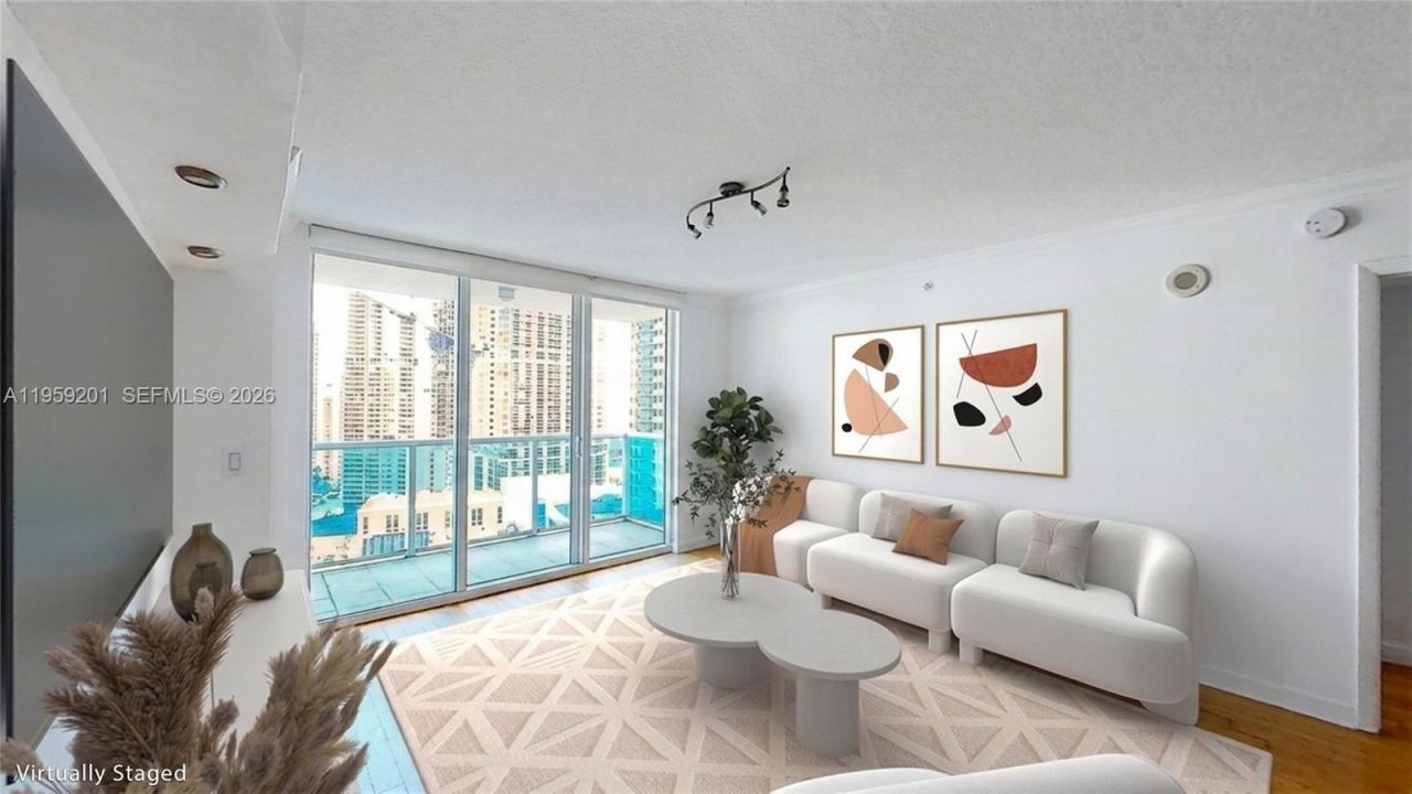 31 SE 5th St, Unit 2408, Miami, FL 33131 Photo