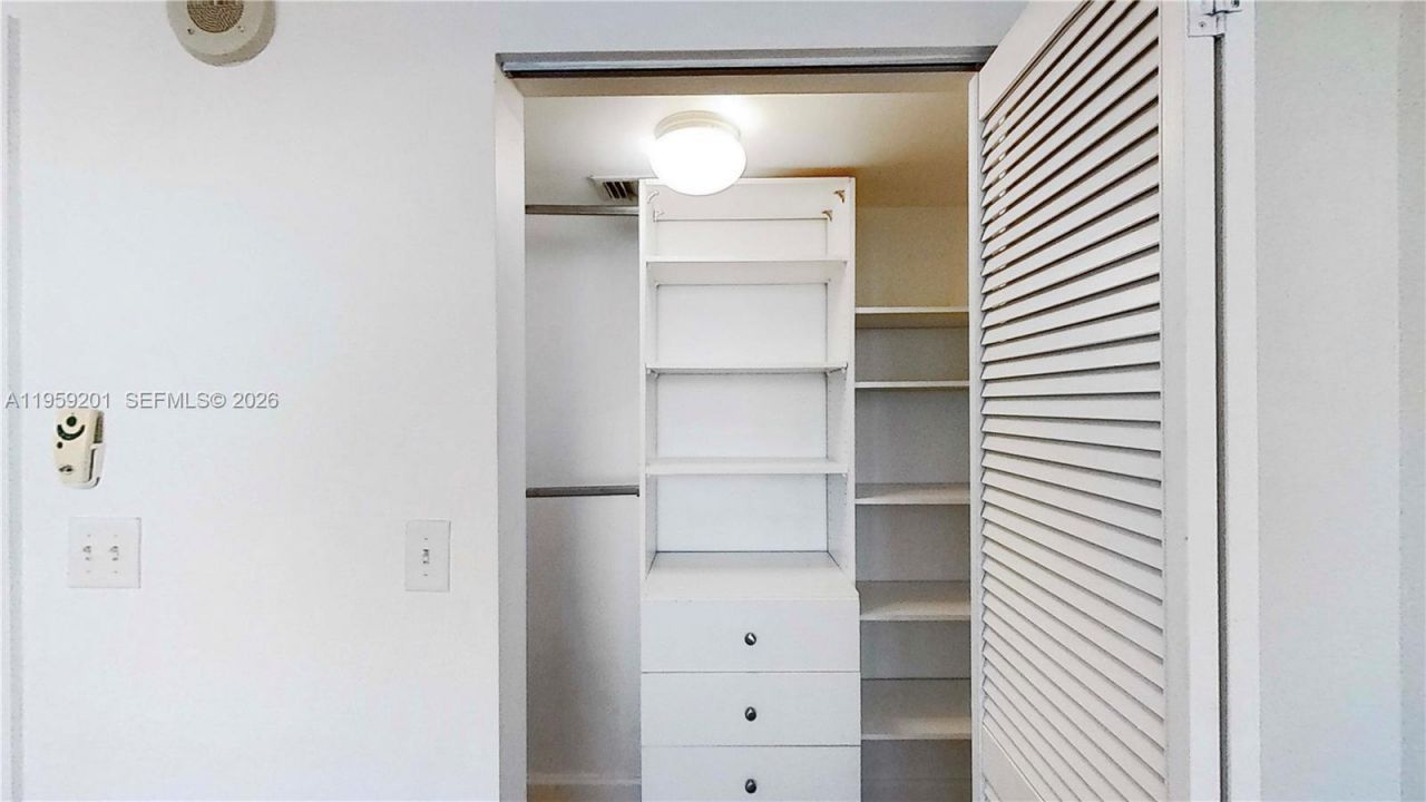 31 SE 5th St, Unit 2408, Miami, FL 33131 Photo