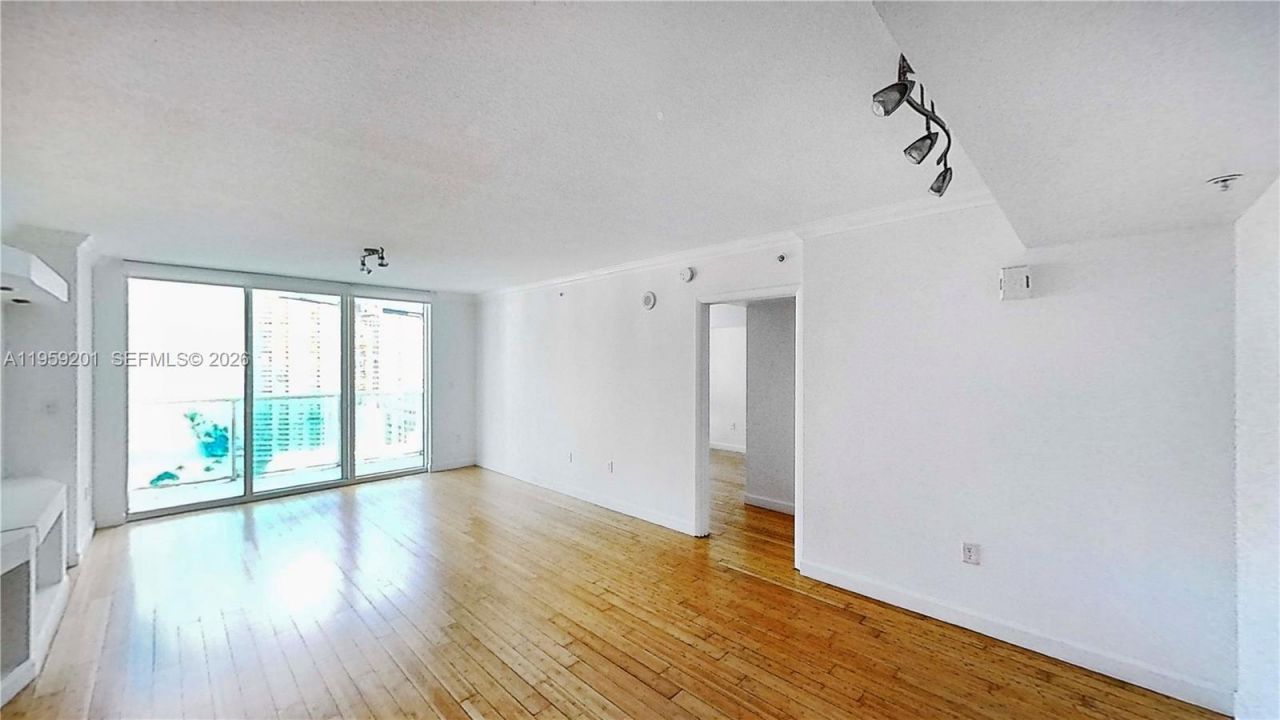 31 SE 5th St, Unit 2408, Miami, FL 33131 Photo