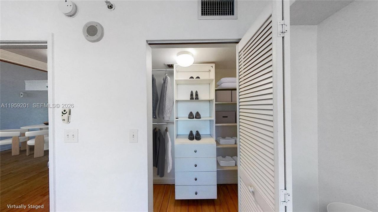 31 SE 5th St, Unit 2408, Miami, FL 33131 Photo