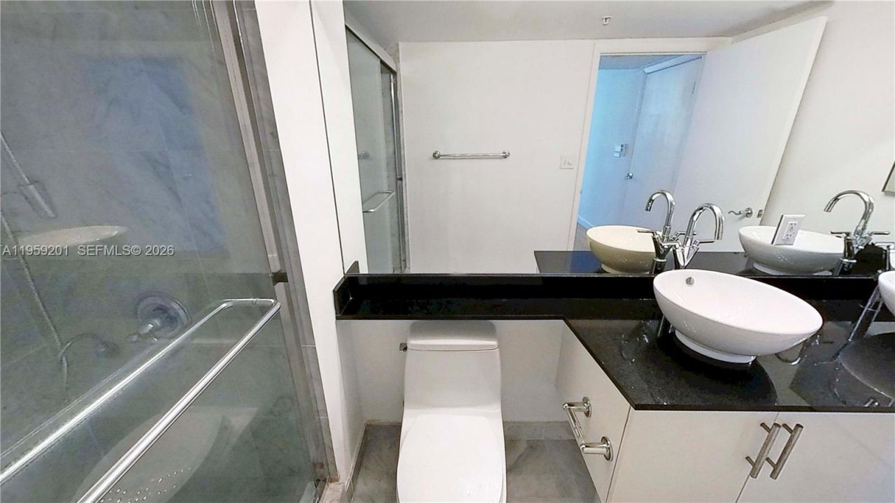 31 SE 5th St, Unit 2408, Miami, FL 33131 Photo