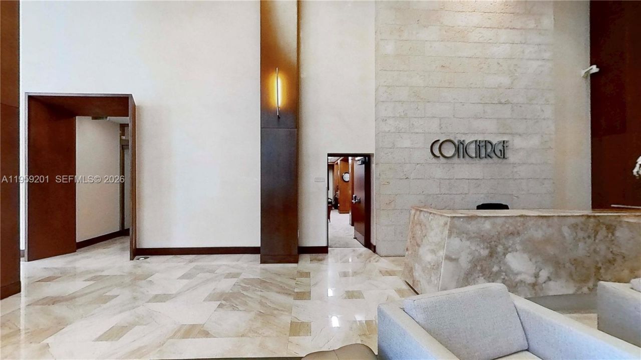 31 SE 5th St, Unit 2408, Miami, FL 33131 Photo