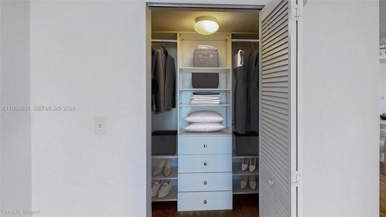31 SE 5th St, Unit 2408, Miami, FL 33131 Photo