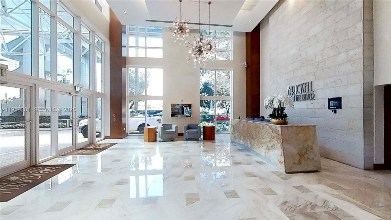 31 SE 5th St, Unit 2408, Miami, FL 33131 Photo