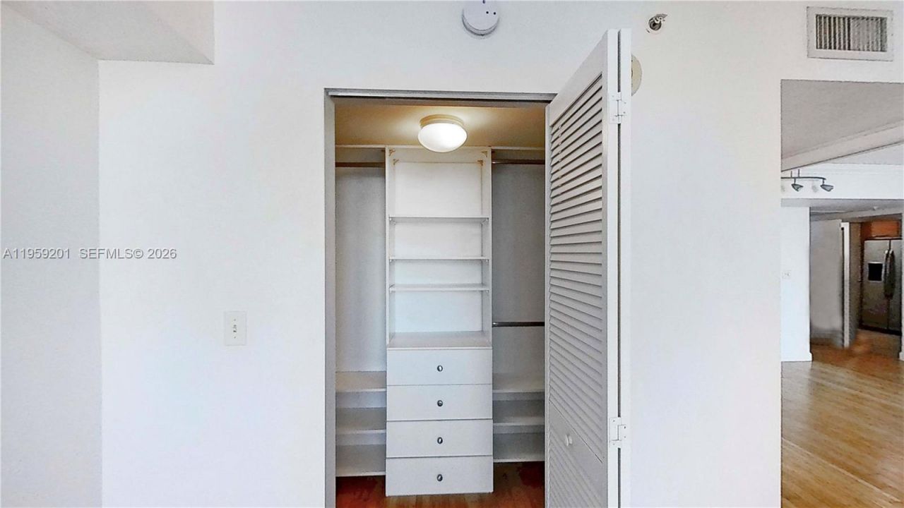 31 SE 5th St, Unit 2408, Miami, FL 33131 Photo