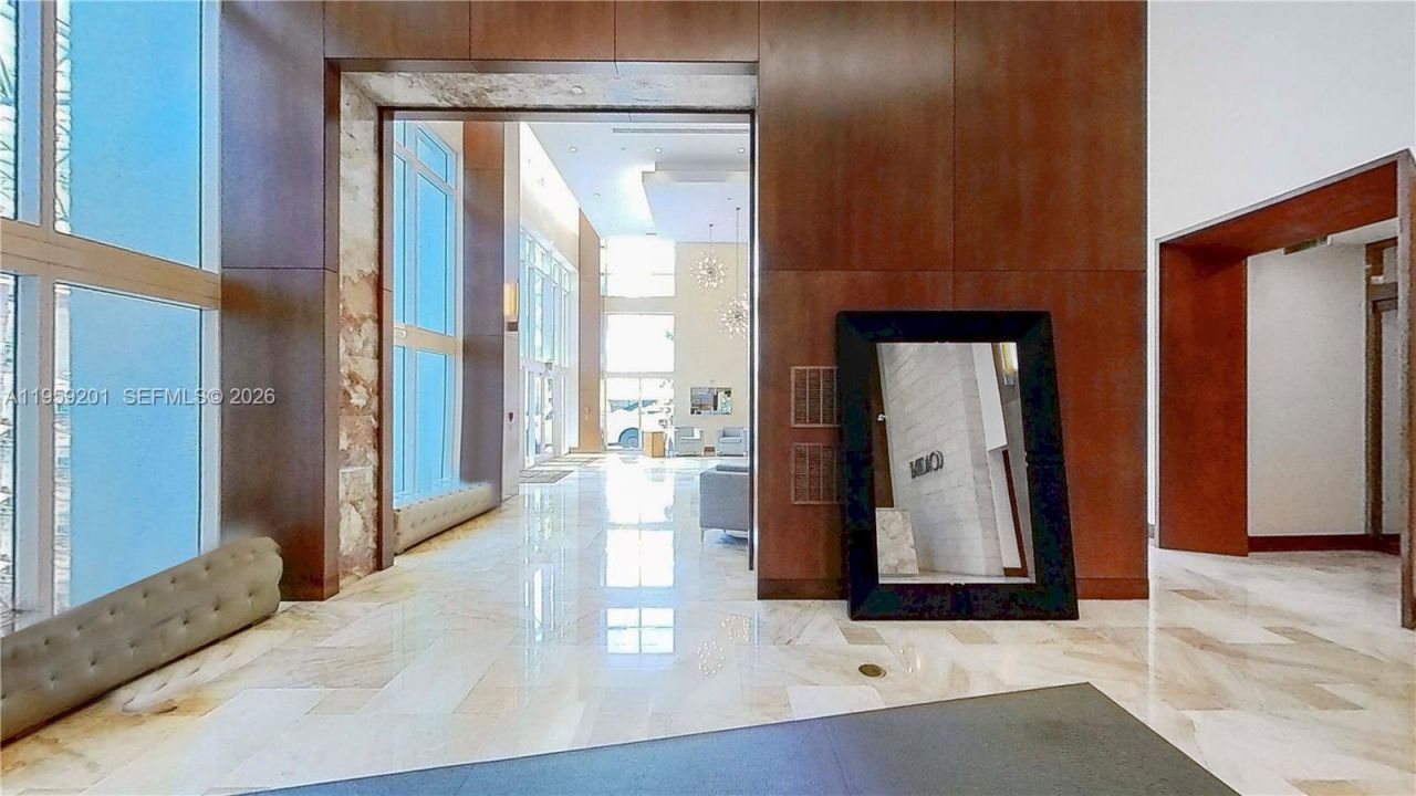 31 SE 5th St, Unit 2408, Miami, FL 33131 Photo