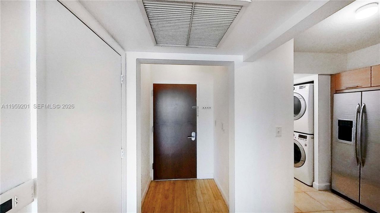 31 SE 5th St, Unit 2408, Miami, FL 33131 Photo