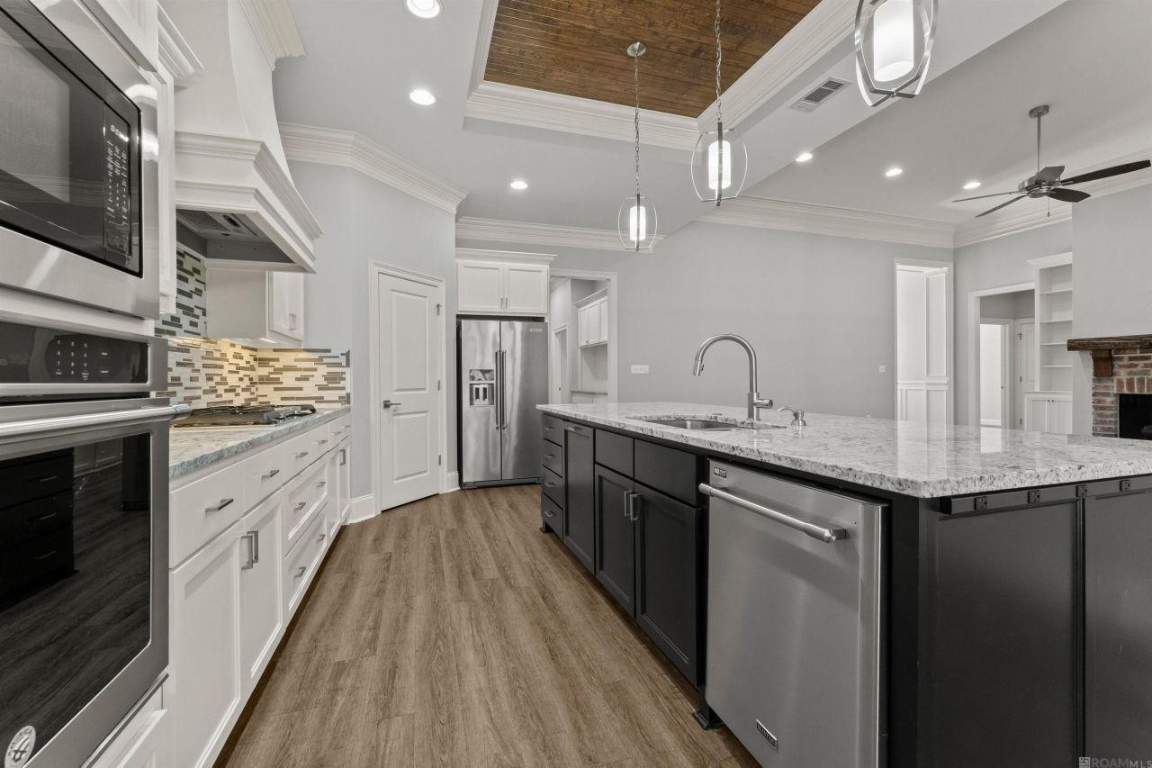 37384 Cypress Hollow Ave, Prairieville, LA 70769 Main Photo