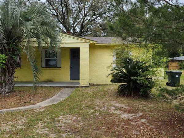 104 Ellinor Ct, Pensacola, FL 32507