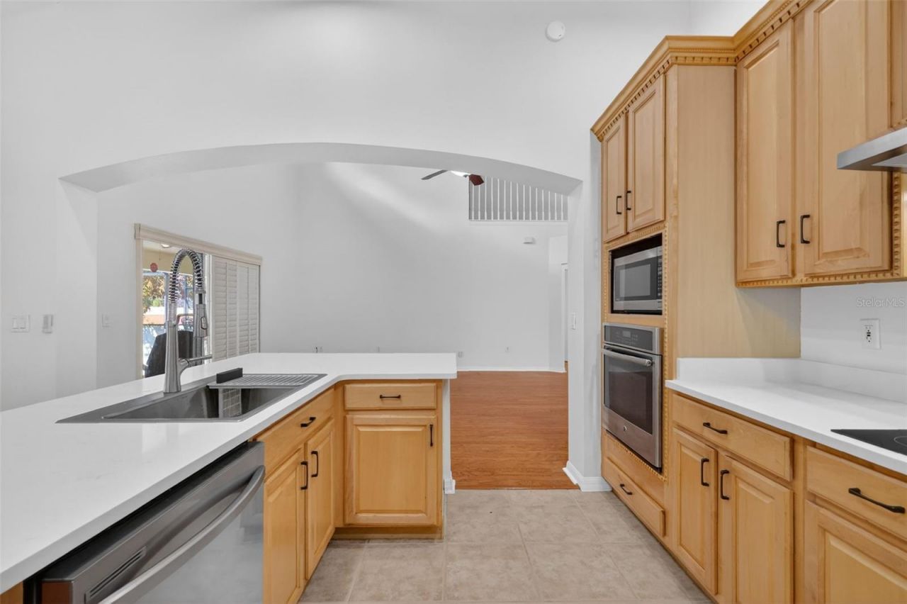 729 Strihal Loop, Oakland, FL 34787 Photo