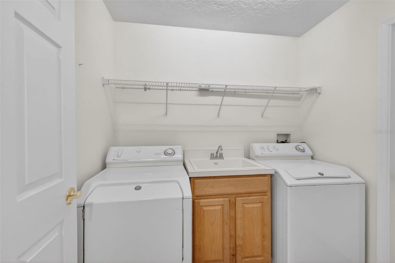 729 Strihal Loop, Oakland, FL 34787 Photo