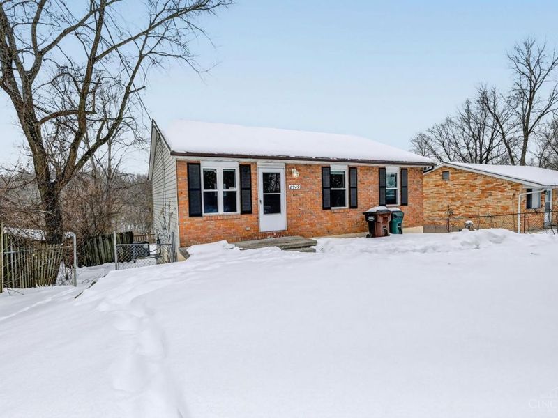 8949 Pippin Road, Colerain Township, OH 45251 Photo 2