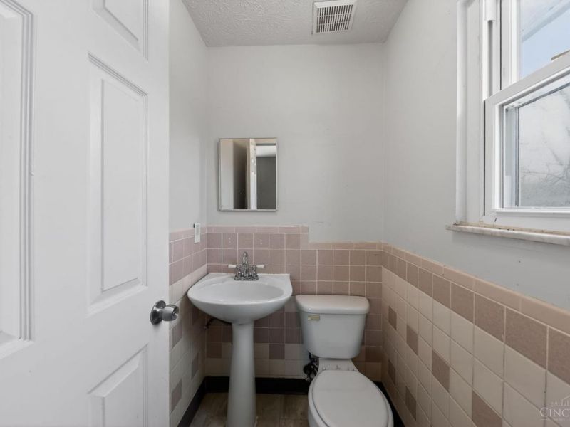 8949 Pippin Road, Colerain Township, OH 45251 Photo 6