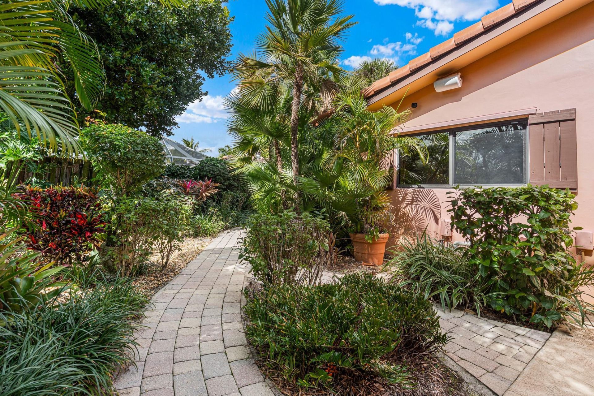 708 NW 6th Dr, Boca Raton, FL 33486 Photo