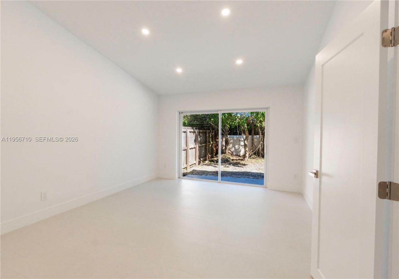 10831 SW 152nd Ct, Miami, FL 33196 Photo