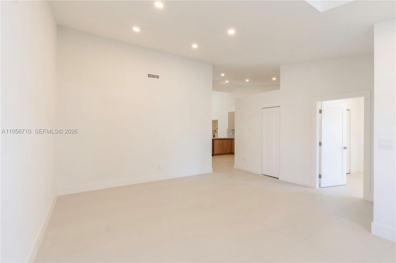 10831 SW 152nd Ct, Miami, FL 33196 Photo