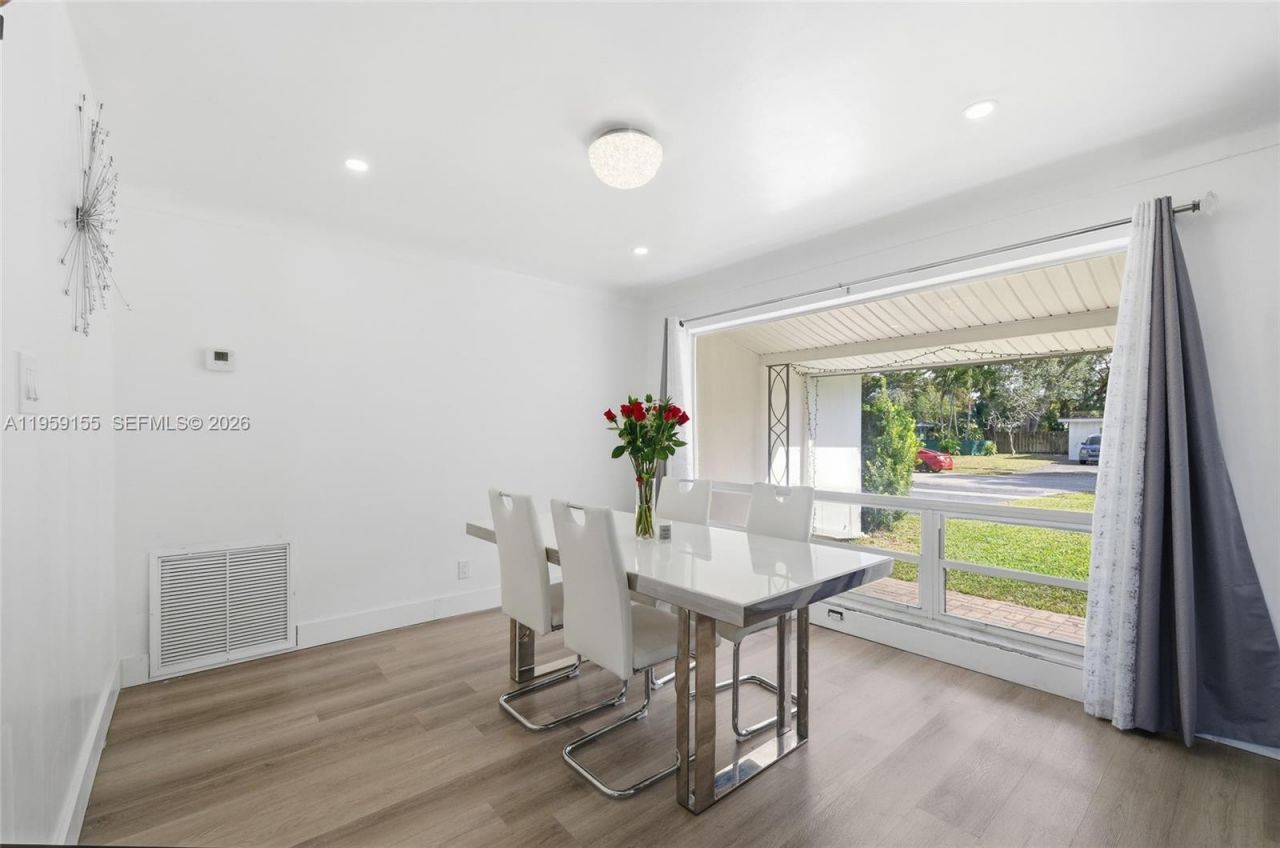 861 N Bel Air Dr, Plantation, FL 33317 Photo