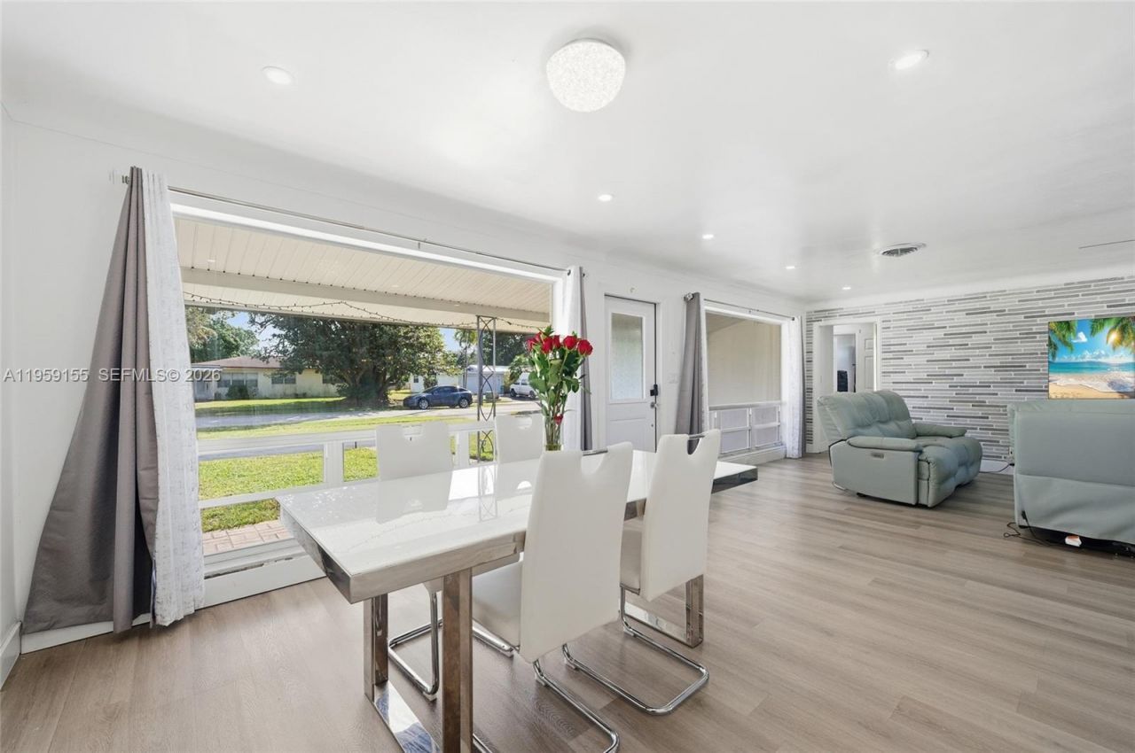 861 N Bel Air Dr, Plantation, FL 33317 Photo