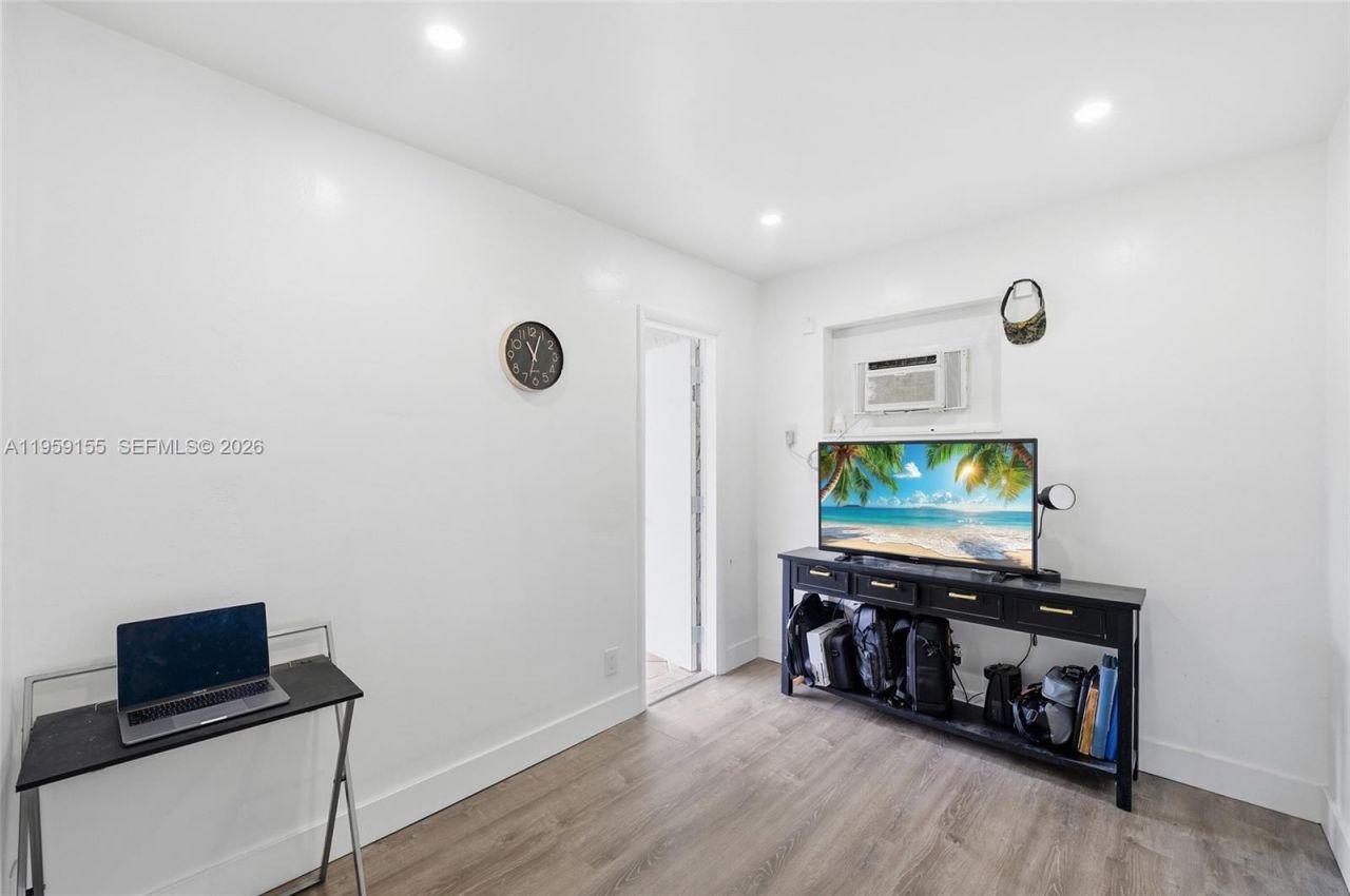 861 N Bel Air Dr, Plantation, FL 33317 Photo