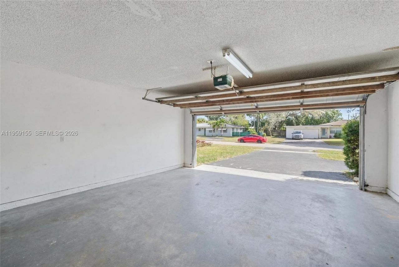 861 N Bel Air Dr, Plantation, FL 33317 Photo