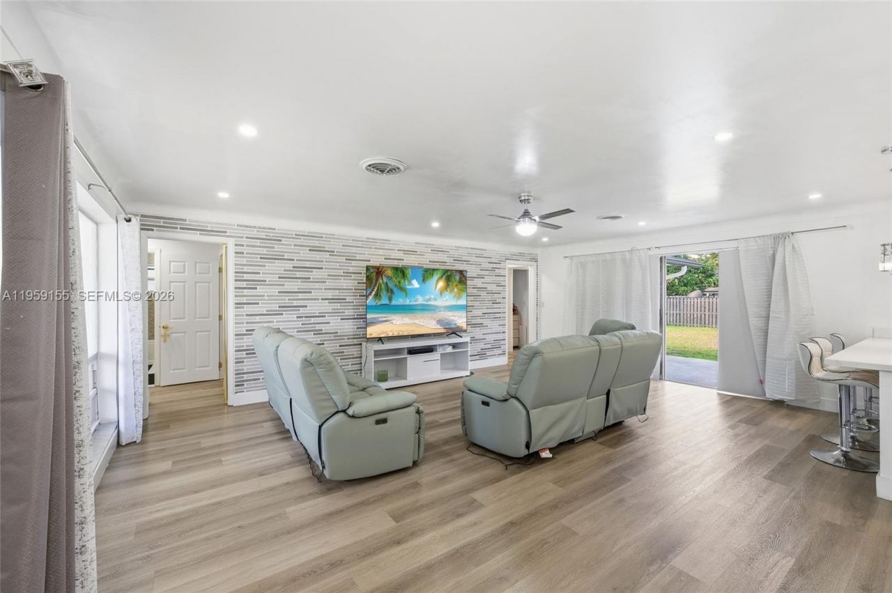 861 N Bel Air Dr, Plantation, FL 33317 Photo