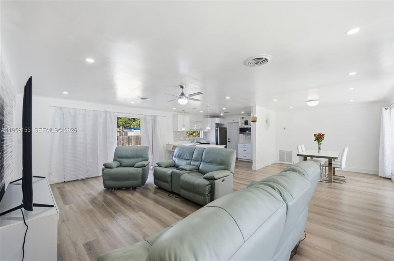 861 N Bel Air Dr, Plantation, FL 33317 Photo