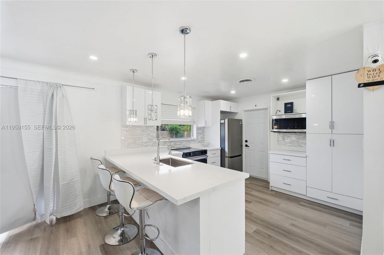 861 N Bel Air Dr, Plantation, FL 33317 Photo