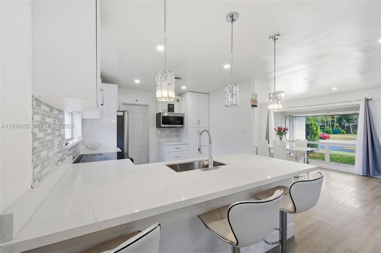 861 N Bel Air Dr, Plantation, FL 33317 Photo