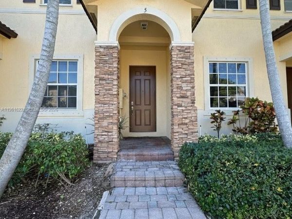 9041 SW 227th St, Unit 5, Cutler Bay, FL 33190