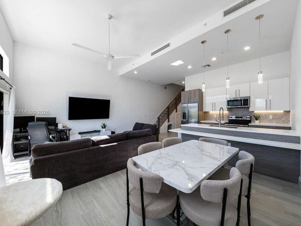 4480 NW 8th Pl, Plantation, FL 33317