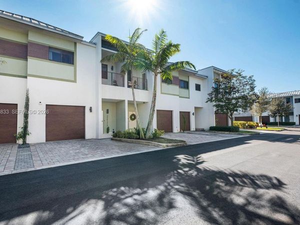 4480 NW 8th Pl, Plantation, FL 33317