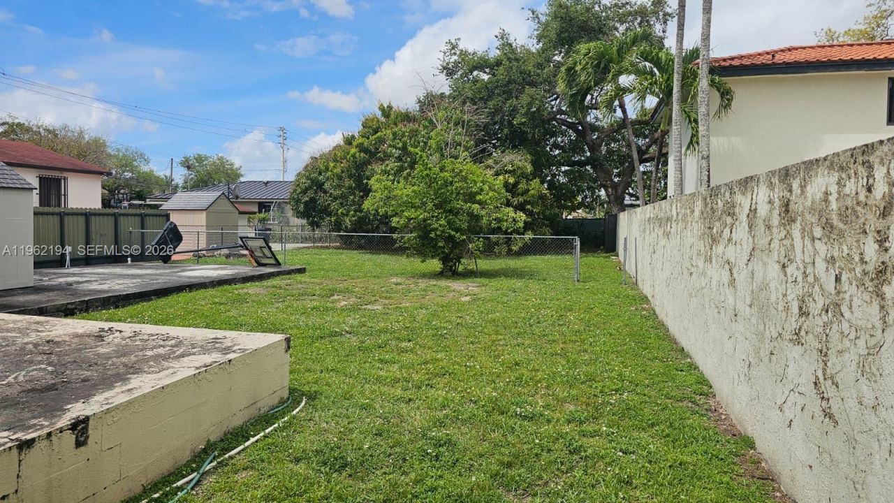 8891 SW 28th St, Miami, FL 33165 Photo