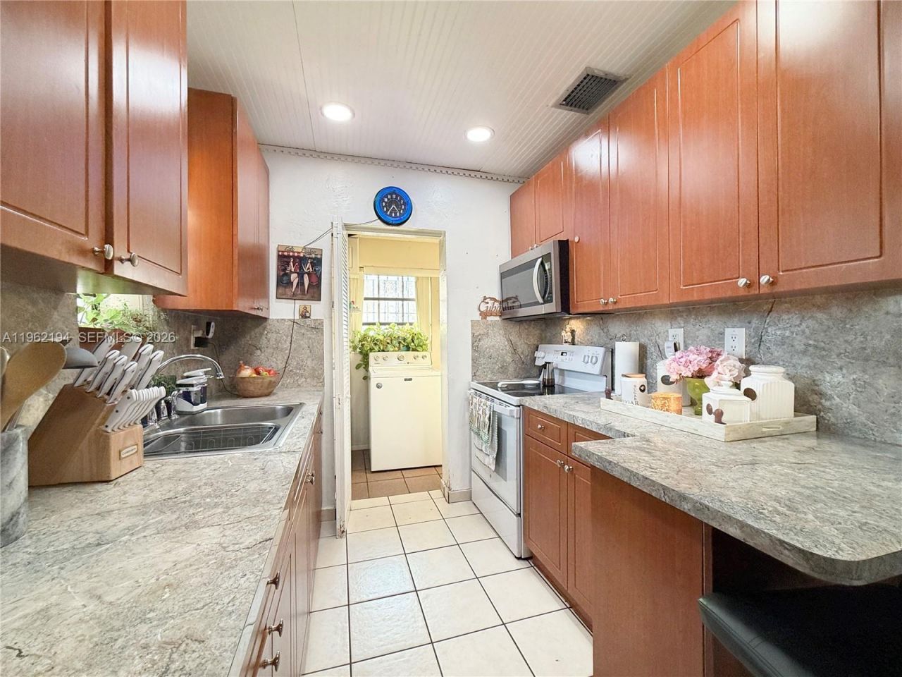 8891 SW 28th St, Miami, FL 33165 Photo