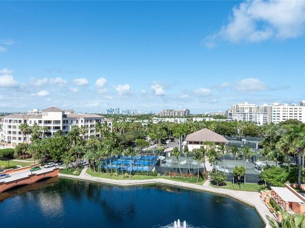 765 Crandon Blvd, Unit PH-4, Key Biscayne, FL 33149