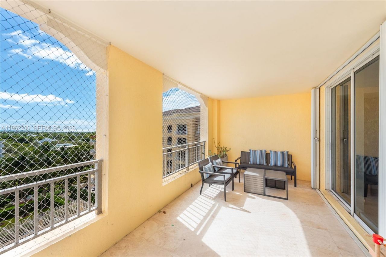 765 Crandon Blvd, Unit PH-4, Key Biscayne, FL 33149 Photo