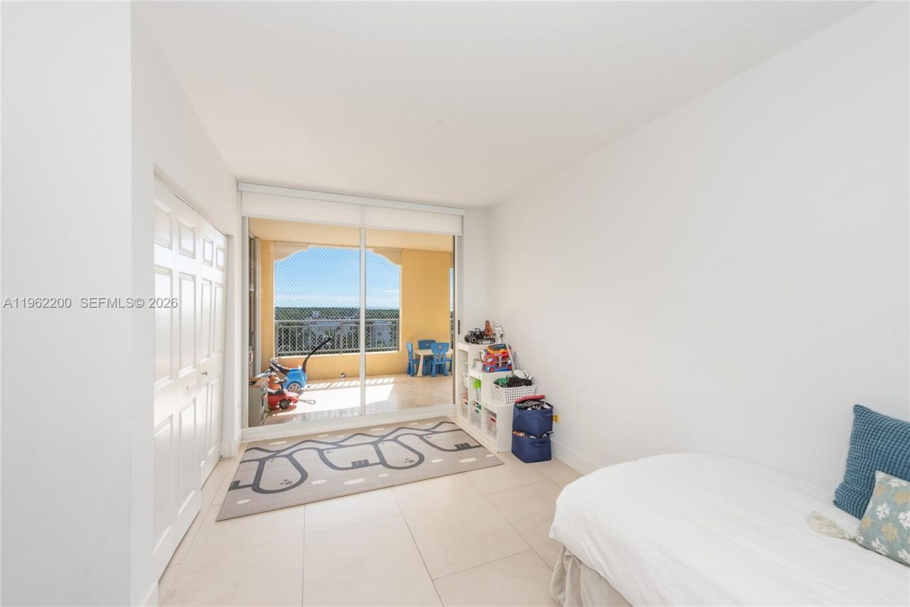 765 Crandon Blvd, Unit PH-4, Key Biscayne, FL 33149 Photo