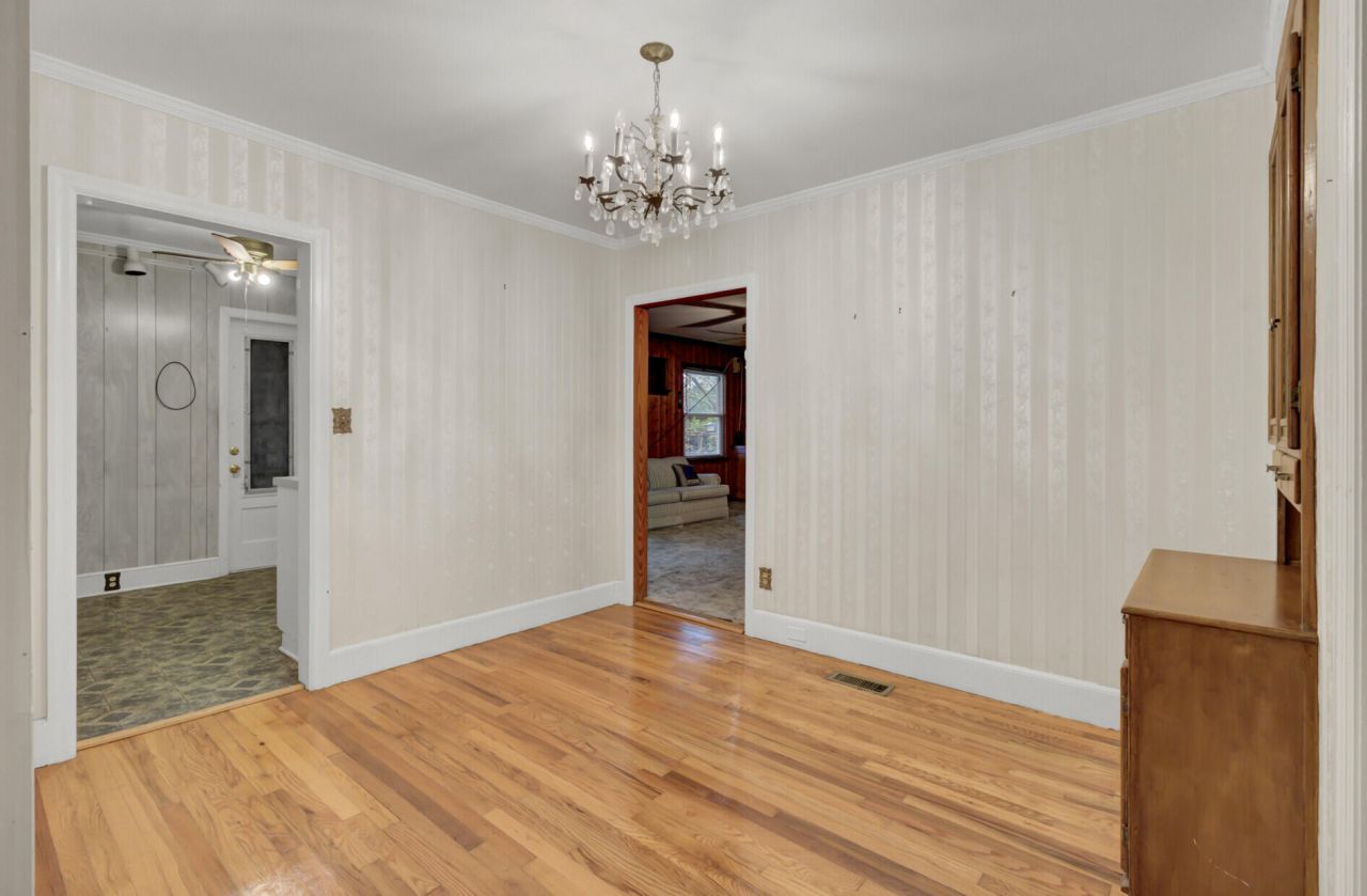 640 Bennett Street Photo 10