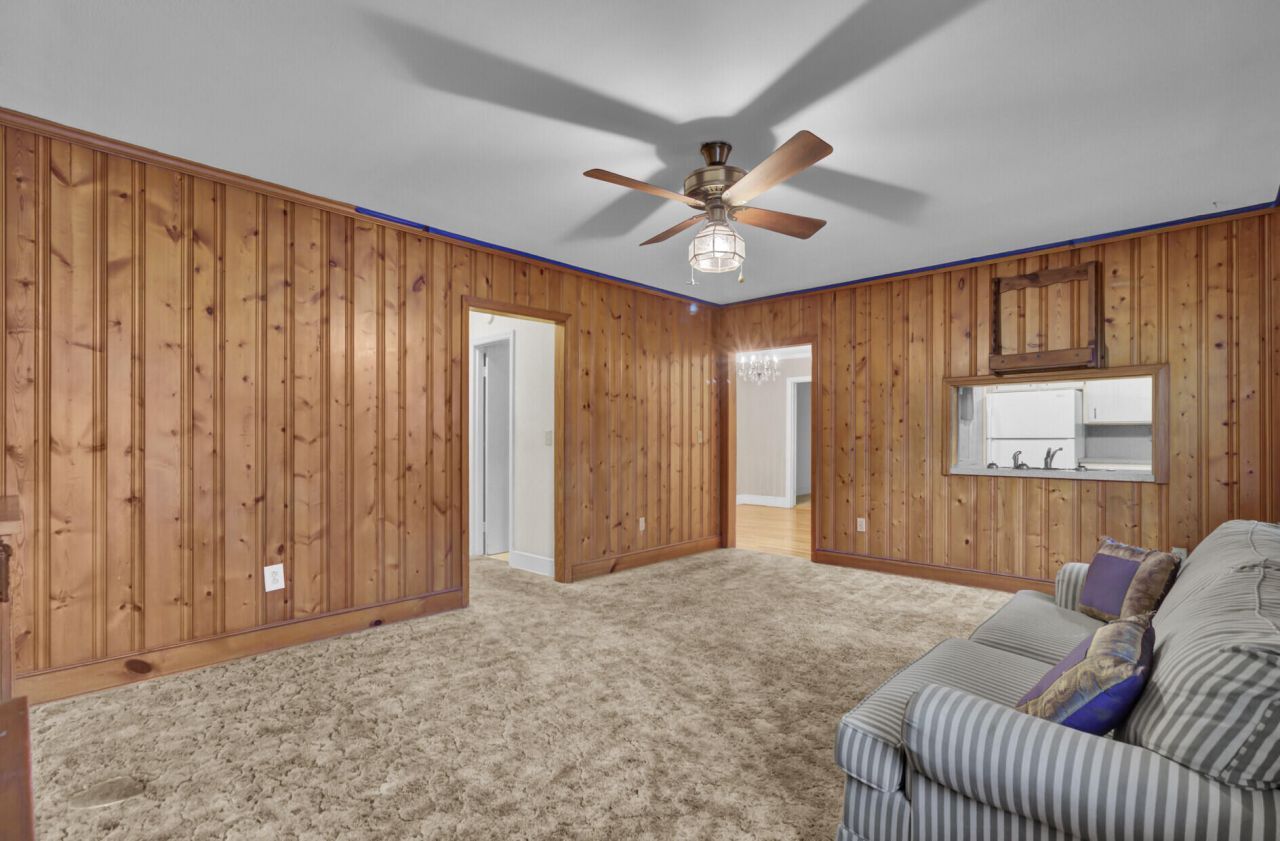 640 Bennett Street Photo 13