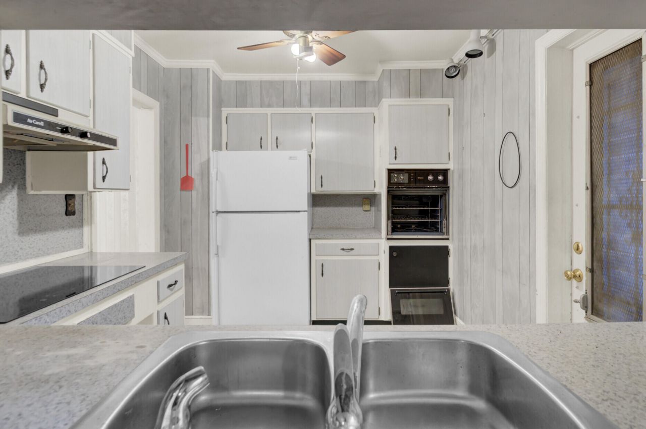 640 Bennett Street Photo 20