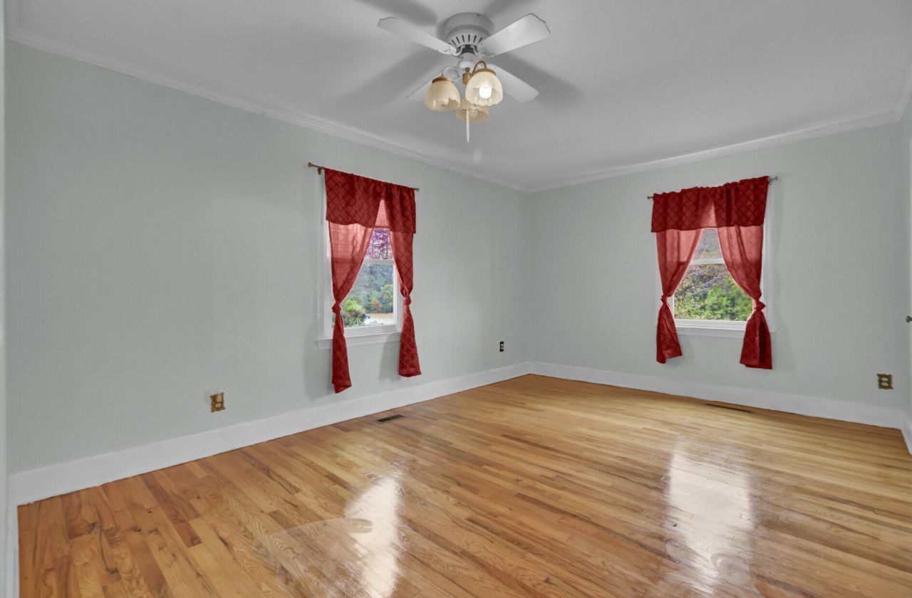 640 Bennett Street Photo 27