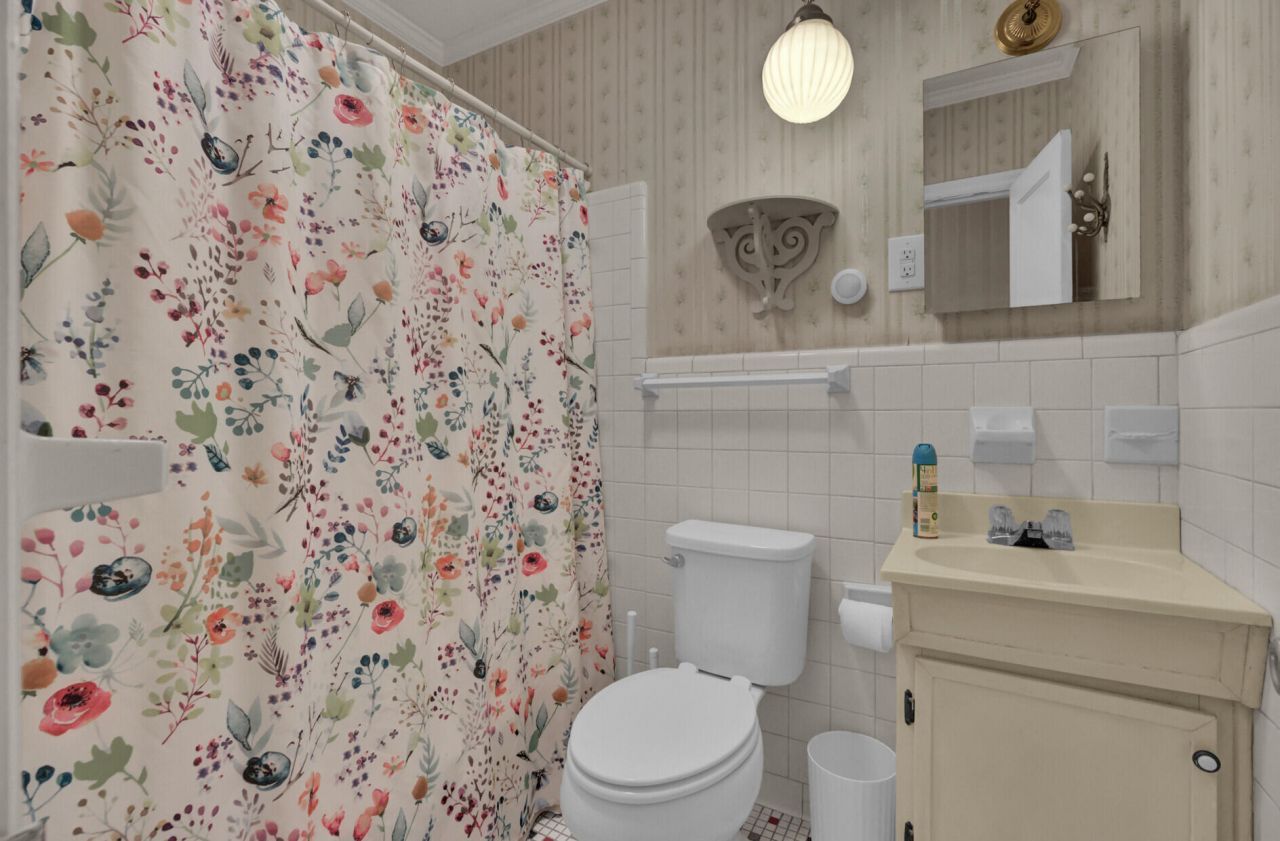 640 Bennett Street Photo 29