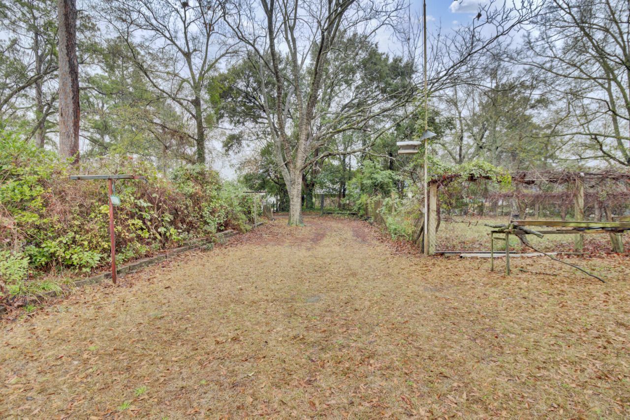 640 Bennett Street Photo 38