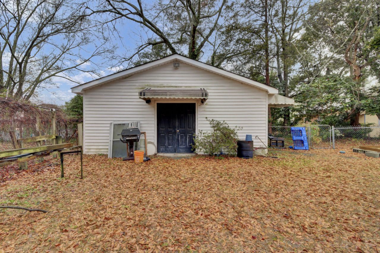 640 Bennett Street Photo 39