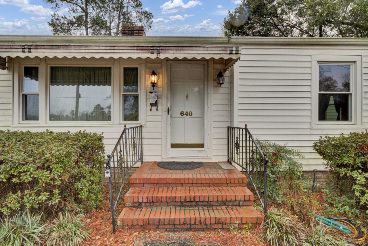 640 Bennett Street Photo 4