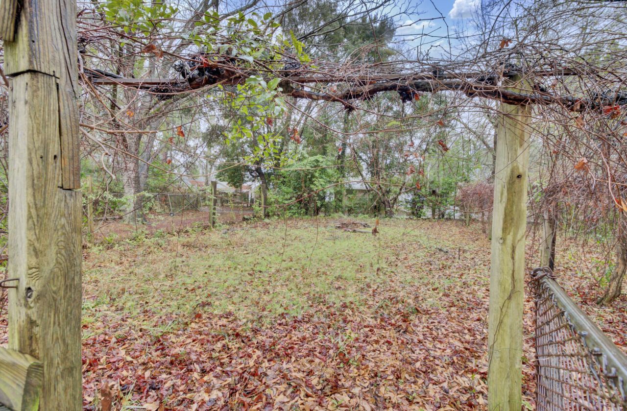 640 Bennett Street Photo 40