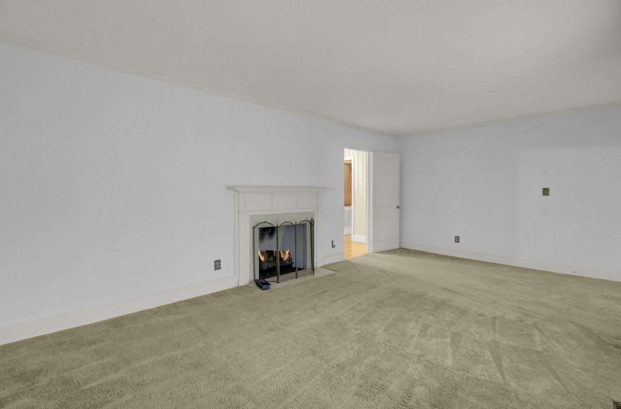 640 Bennett Street Photo 8