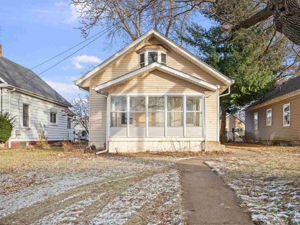 1916 31st Street A, Moline, IL 61265