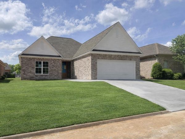 165 Village Lake, Tupelo, MS 38801