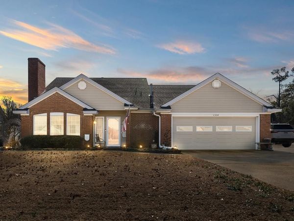 1304 Hickory Circle, West Memphis, AR 72364